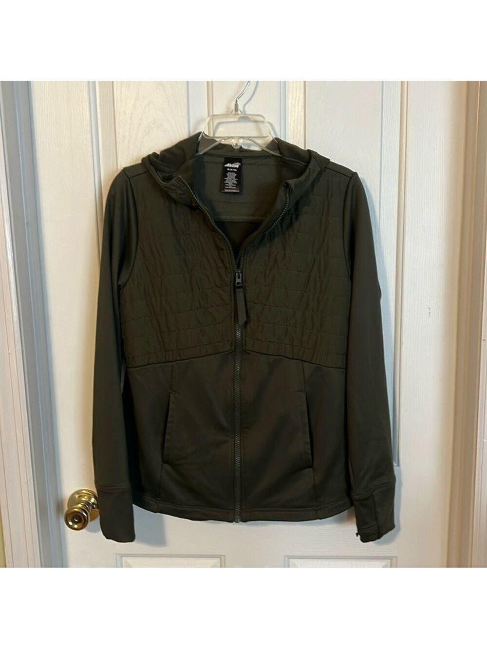 Avis fleece lightweight puffer jacket. Size M (8-10). Zip front, 2 slip pockets